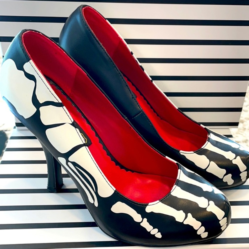 FUNTASMA “X-Ray”Pumps Bones Print in Black and White - EUC